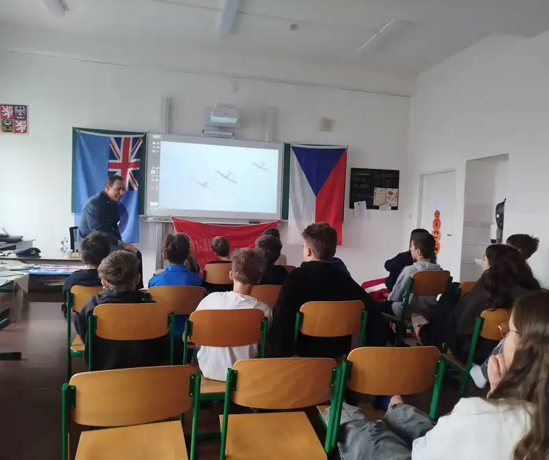 Po roce opět přednášky z naší moderní historie a o československých letcích